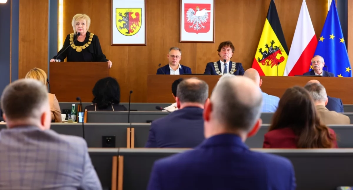 Finanse, bezpieczeństwo i pomocy społeczna: kluczowe tematy na posiedzeniu radnych