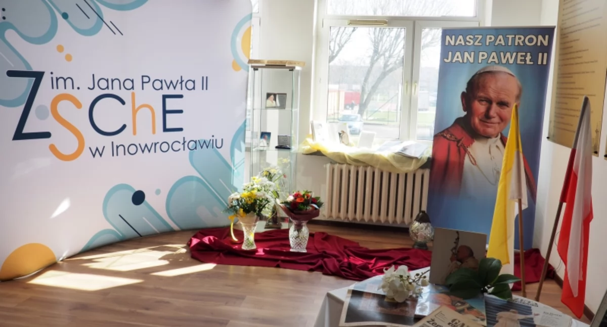 Rocznica św. Jana Pawła II w Zespole Szkół Chemiczno-Elektronicznych