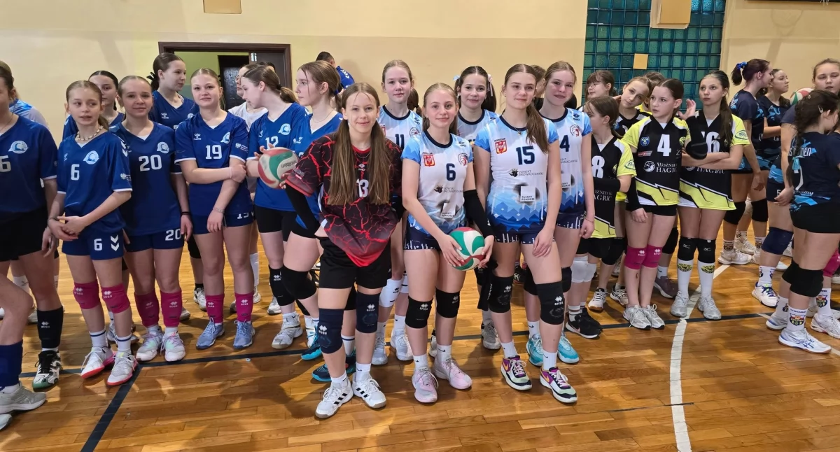 Dobry występ młodych siatkarek
