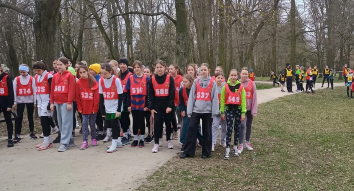 Mamy Mistrzów! Drużynowe Powiatowe Biegi Przełajowe pełne emocji i sportowej pasji! 