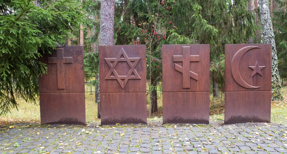 Światowy Dzień Pamięci o Ofiarach Katynia – 13 kwietnia jako symbol refleksji i pamięci