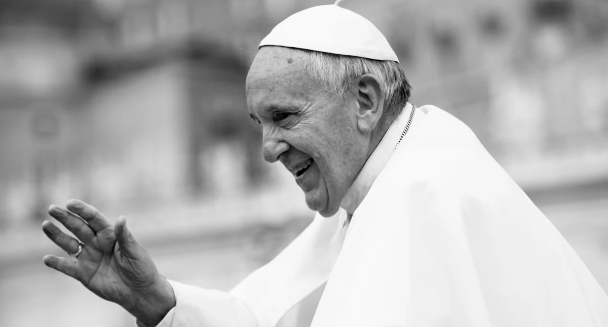 Papież Franciszek nie żyje