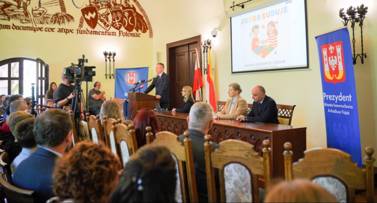 Nowy program mediacyjny w Inowrocławiu: Czy dialog pomoże rozwiązywać konflikty w szkołach?