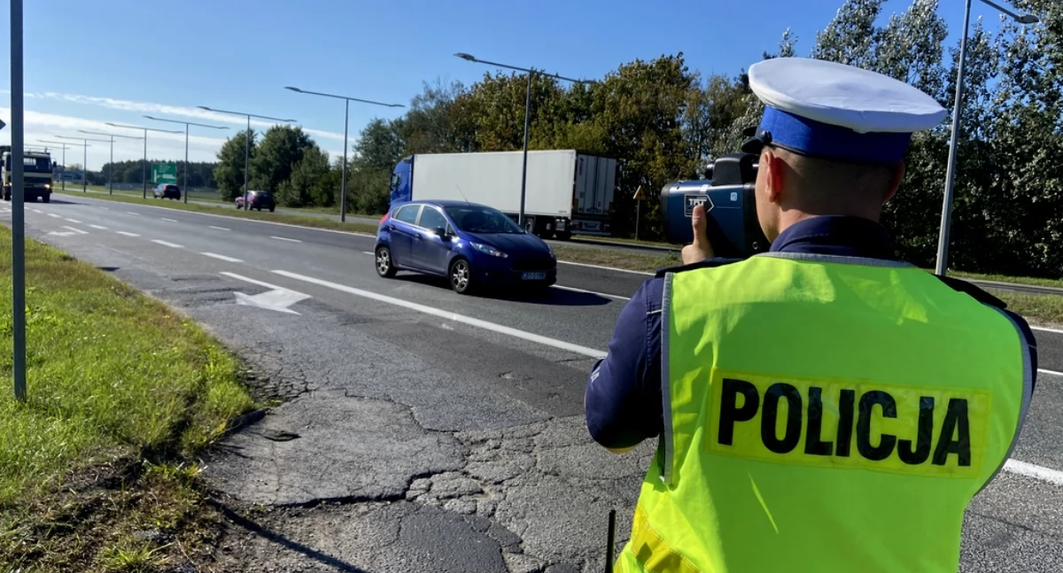 Bezpieczne wakacje 2025: jak zadbać o spokój na drogach? 