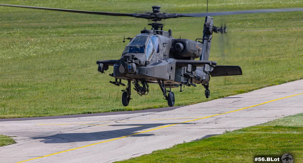 Pierwszy lot AH-64 Apache z polskim i amerykańskim pilotem