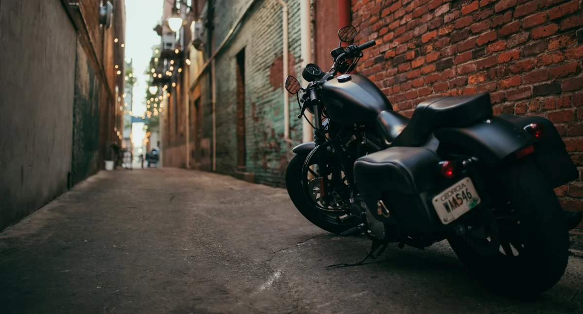 Motocykl z USA – jak uniknąć problemów przy zakupie zza oceanu