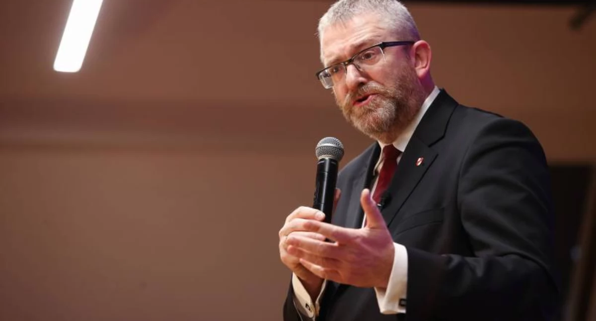 Szef MON: kolejne skandaliczne słowa Brauna; czas na zdecydowaną reakcję służb