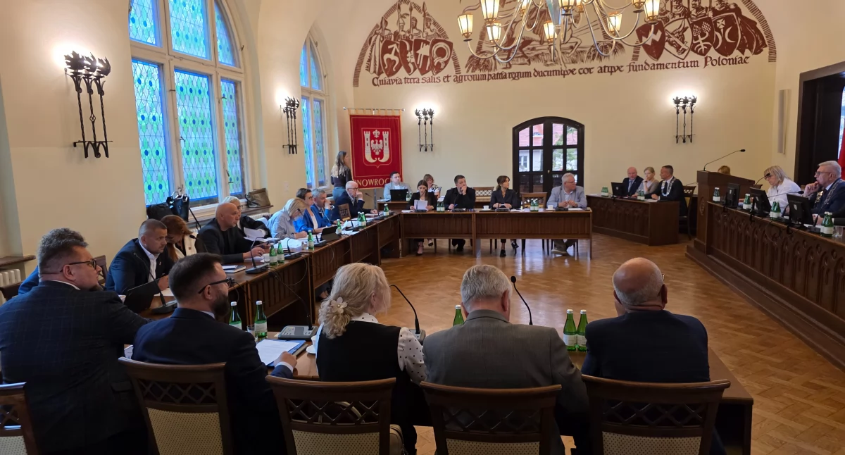 Radni PiS będą chcieli uchylić mandat Patrykowi Kaźmierczakowi