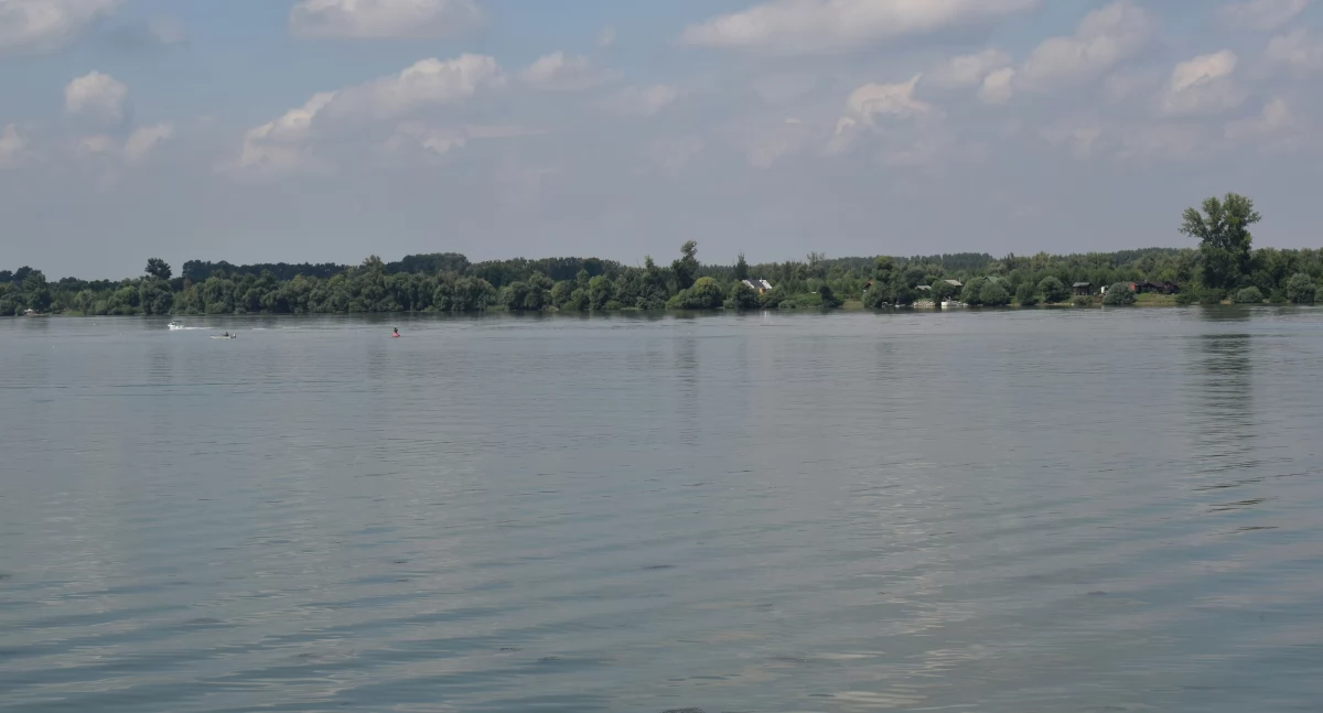 Jesienny urlop nad jeziorem – dlaczego warto wybrać się właśnie teraz?