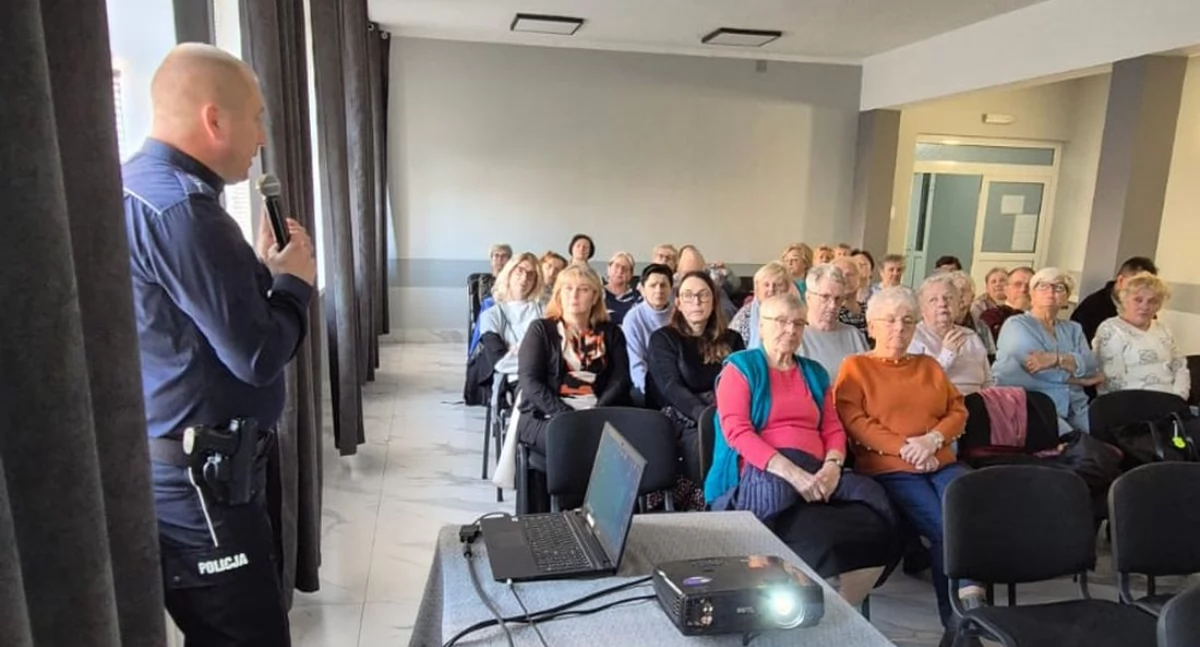 Seniorzy dyskutowali o bezpieczeństwie z Policją i samorządem