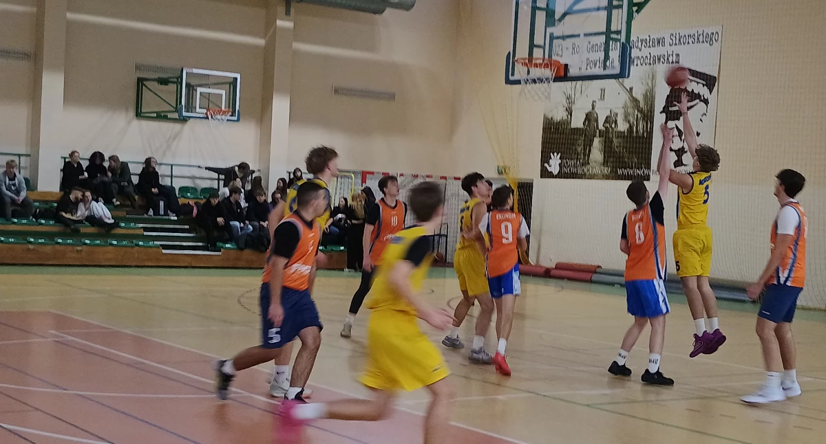 Basket rządzi na powiatowych parkietach!
