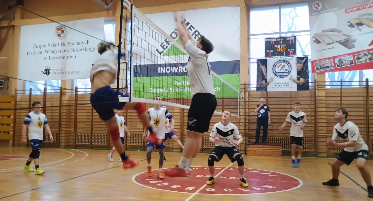 Chemik stawia mocny krok po mistrzostwo. ZSB i Kazik w sportowej walce!