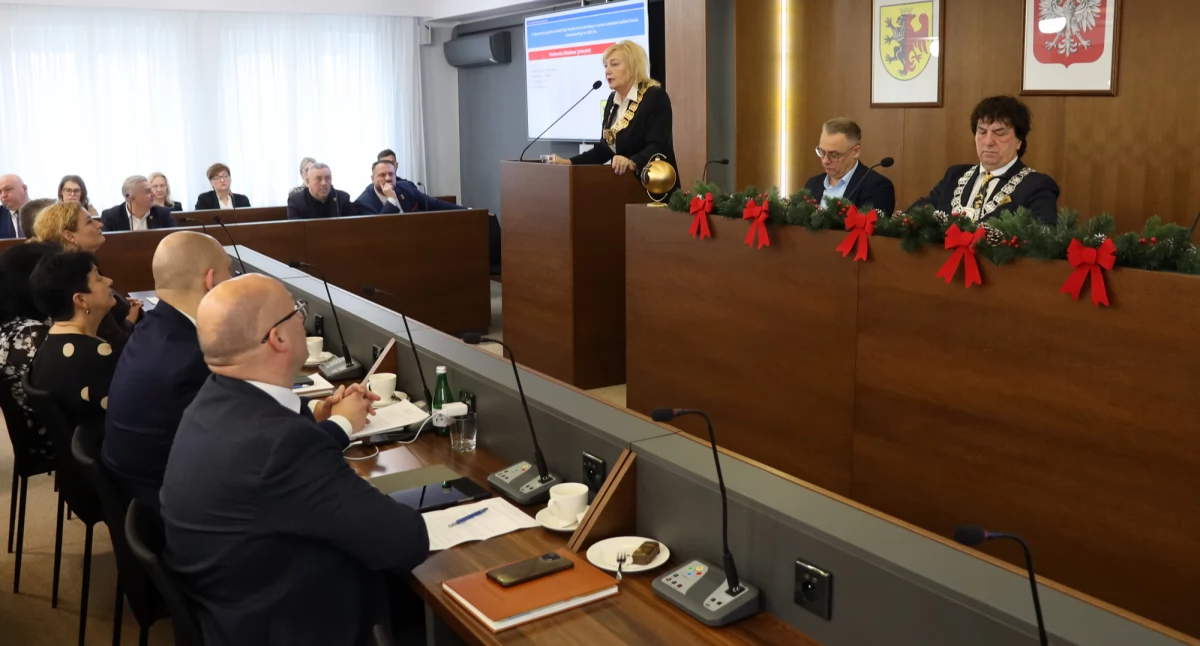 Opozycja w powiecie komentuje sesję budżetową