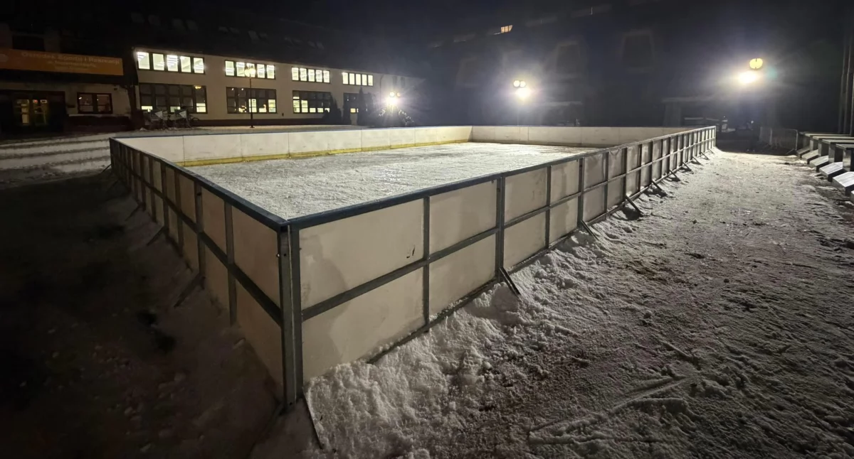 Inowrocław przygotowuje bezpłatne lodowisko przy Hali Widowiskowo-Sportowej