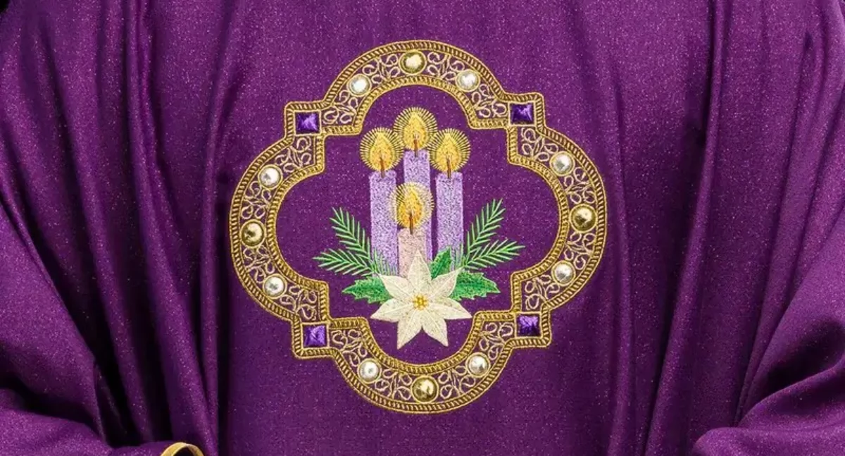 Personalizacja szat liturgicznych – kiedy warto ją rozważyć?