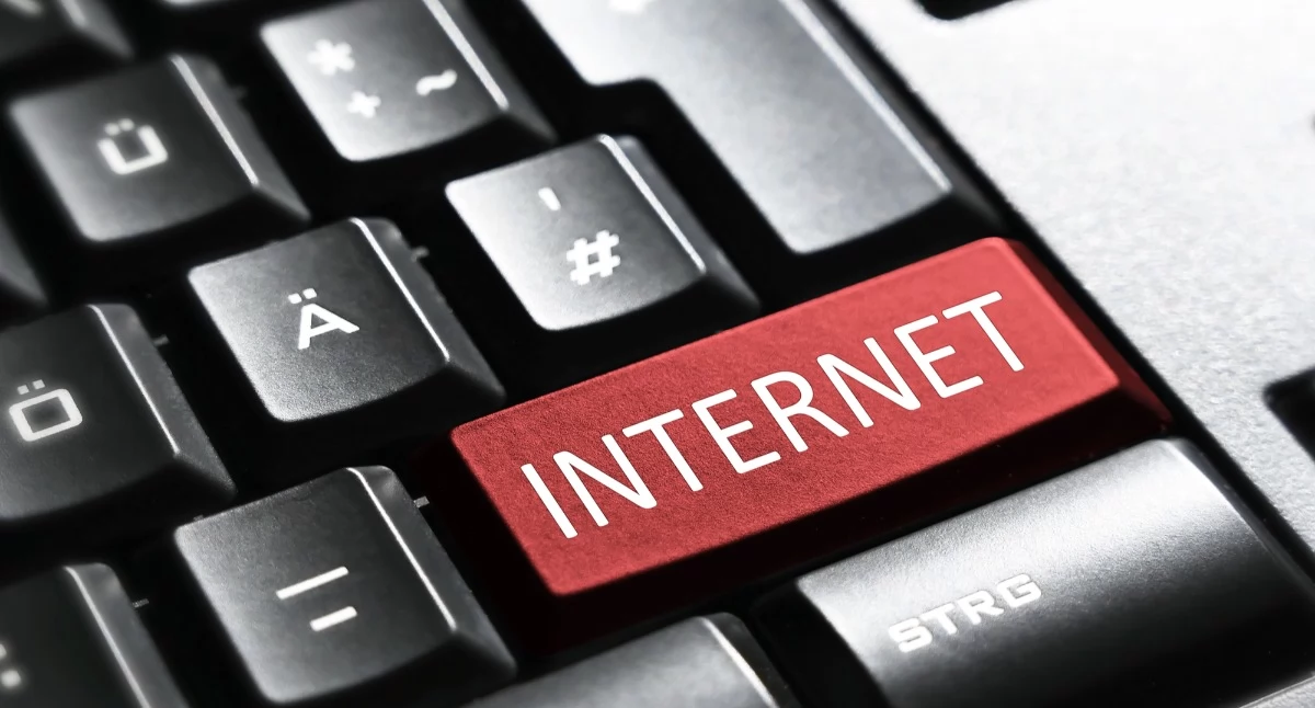 Internetowe reklamy bywają fałszywe! Nie ufaj obcym i kieruj się rozsądkiem!