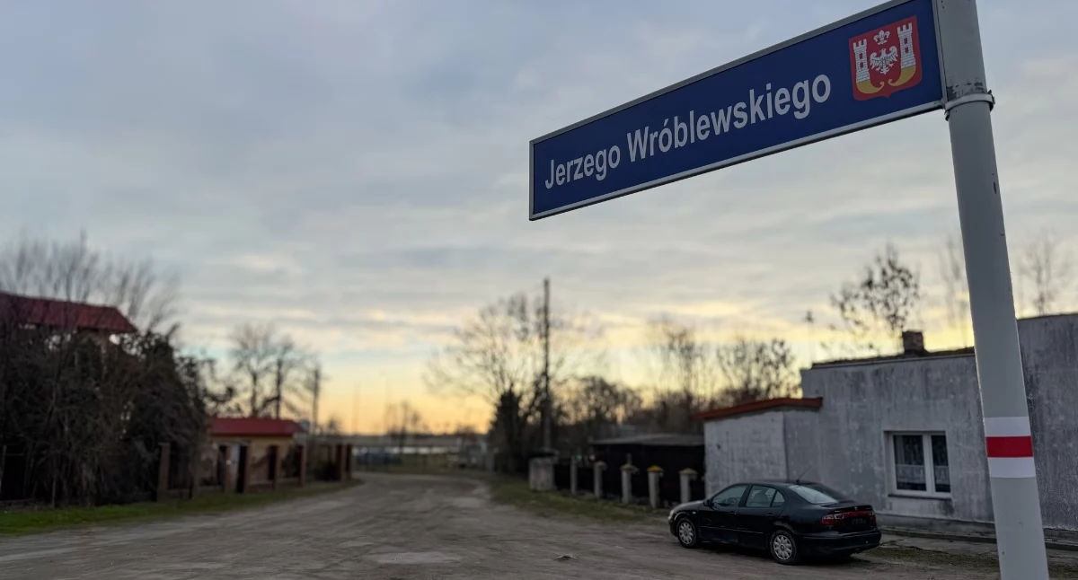 Droga do Kozłówki z nowym oświetleniem