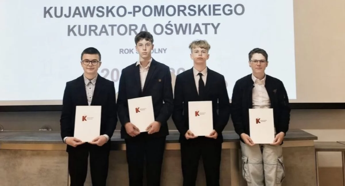 Czterech uczniów SP nr 5 na Gali Laureatów w Bydgoszczy