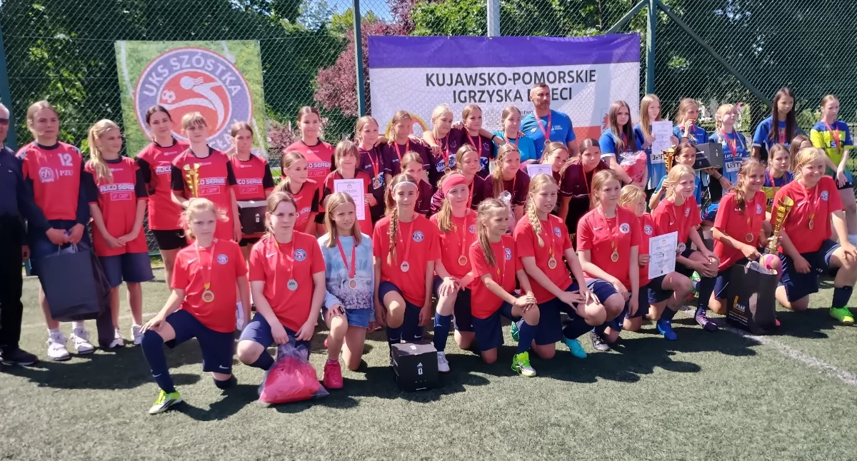 Srebrne dziewczyny z Szóstki! Wicemistrzostwo Województwa Kujawsko-Pomorskiego po wielkich emocjach