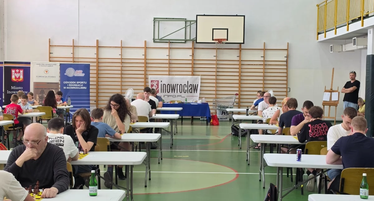 Szachiści walczyli także z upałem