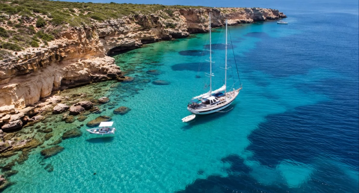 Hiszpania i Ibiza: czarter jachtu i 5 innych letnich rozrywek