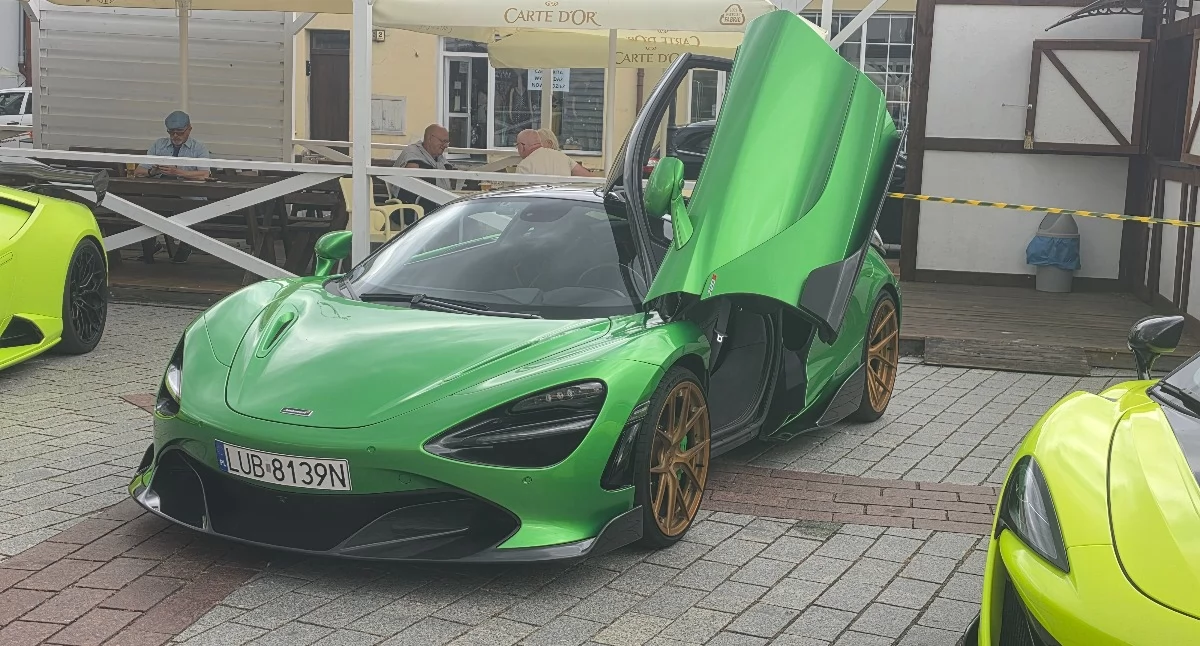 Luksusowe auta na inowrocławskim Rynku