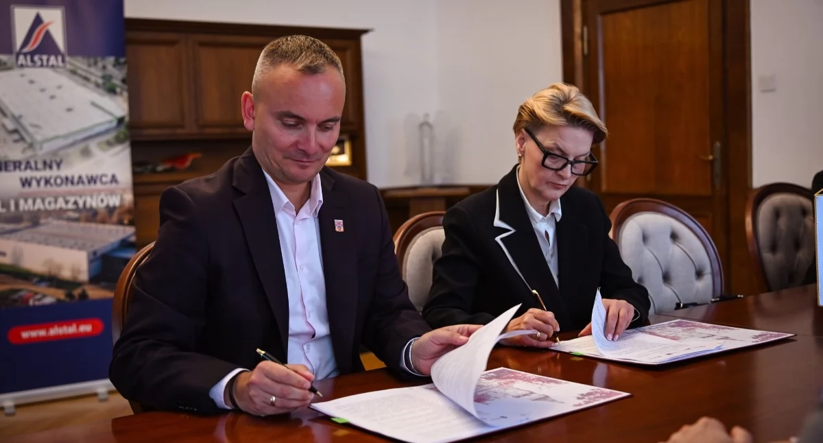 Rozpoczyna się budowa basenu odkrytego w Inowrocławiu. Umowa na 28,5 mln zł podpisana