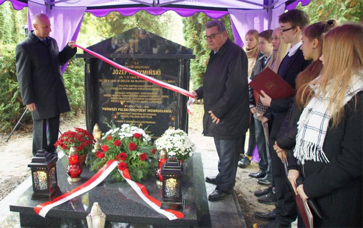 Odsłonili tablicę na grobie rodziny dra Józefa Krzymińskiego 