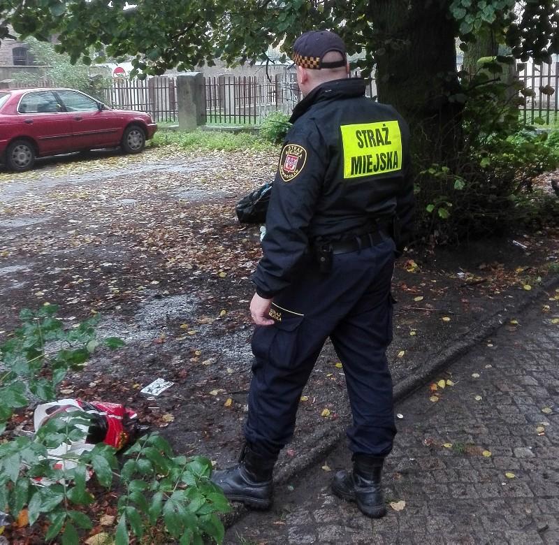 Kolejny mandat dla podrzucającego śmieci