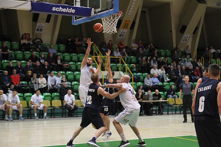 KSK Noteć przegrywa z R8 Basket Kraków