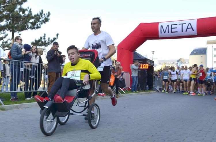 Niezwykły bieg Maciej Szłyka i Marcela Kijaka