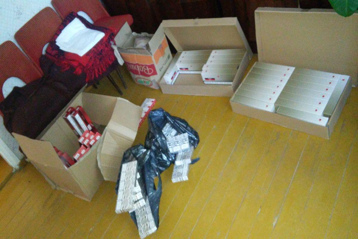 Nielegalny towar przechwycili policjanci
