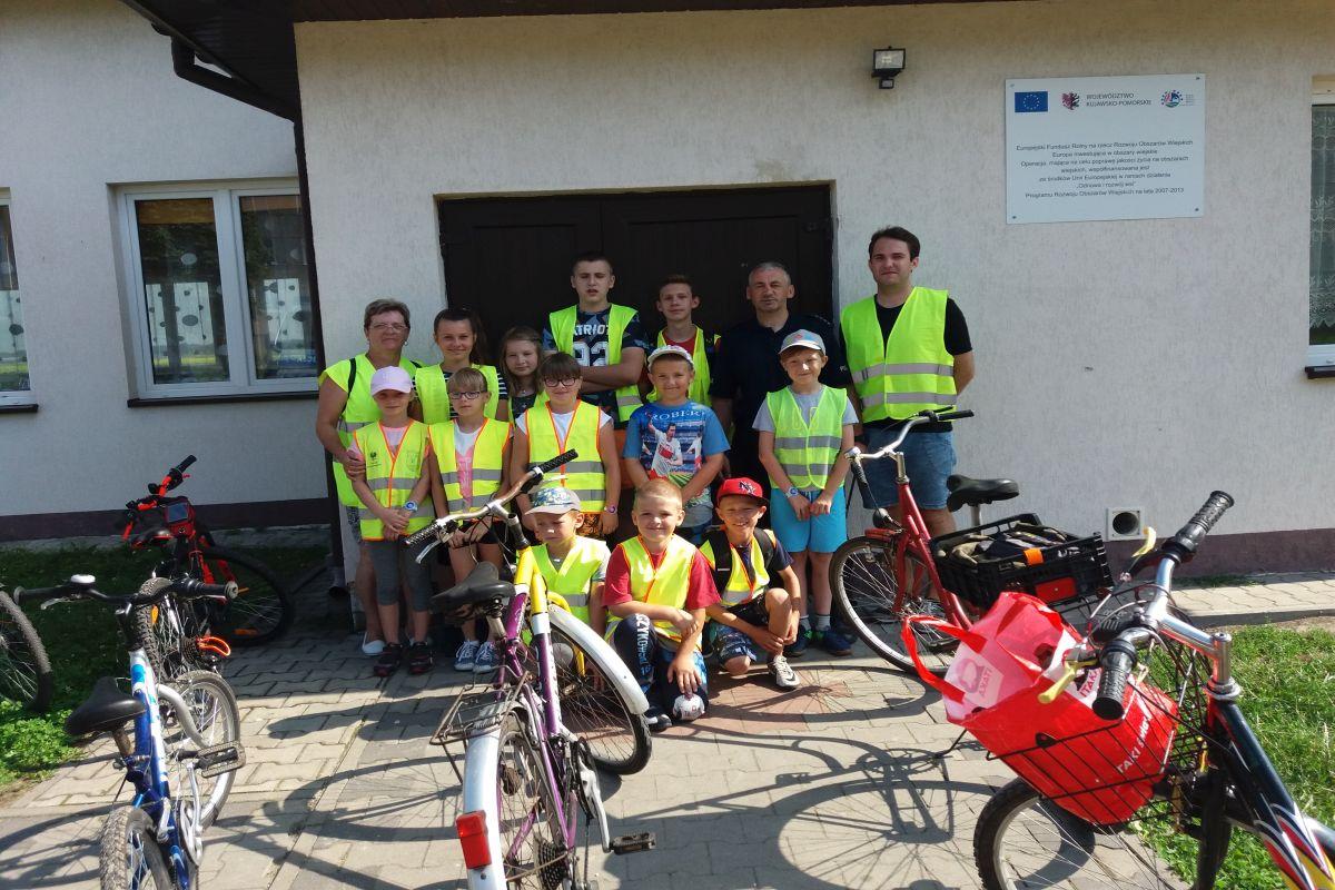 Policjant edukował uczestników rajdu