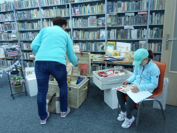 Książkowe łowisko w bibliotece