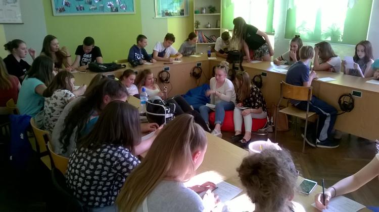 Gimnazjaliści Jedynki spędzili NOC W BIBLIOTECE!