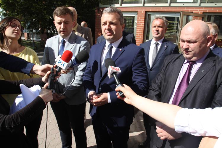 Konferencja wojewody i posła PiS
