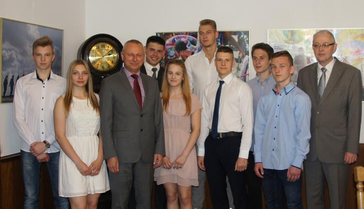Młodzi sportowcy odebrali stypendia od prezydenta