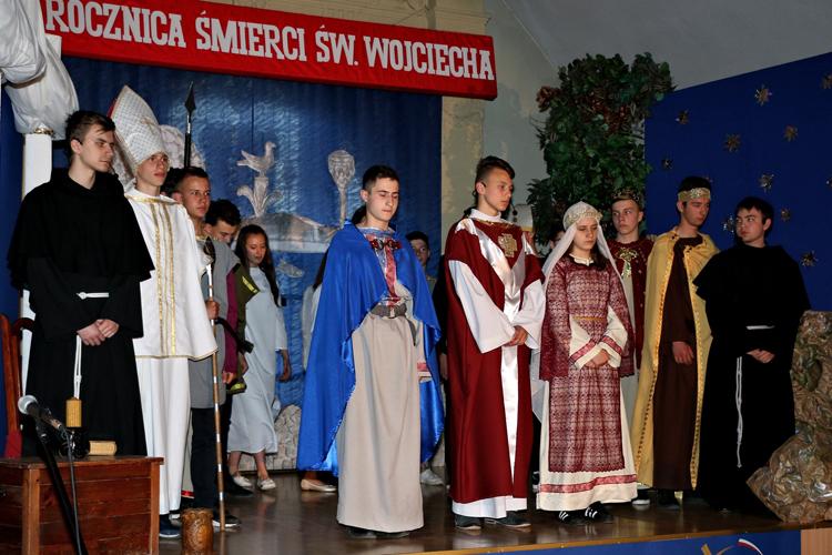 Gimnazjaliści Jedynki uczcili pamięć o Patronie