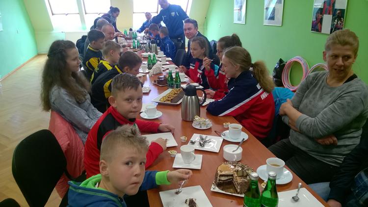 Przekazali sprzęt sportowy inowrocławskim klubom