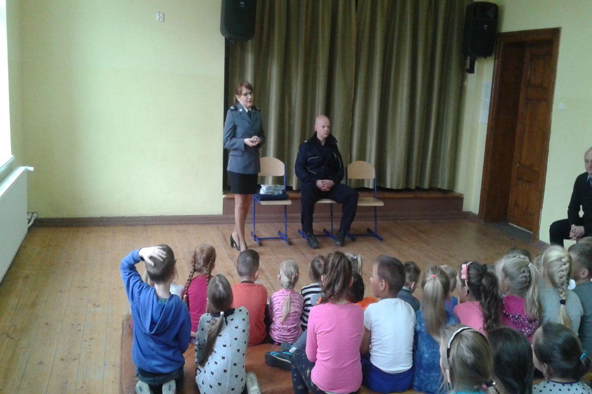 Policyjne apele do młodzieży i rodziców