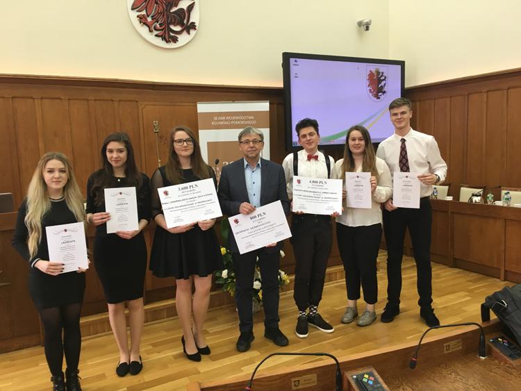 O samorządzie wiedzą naprawdę dużo