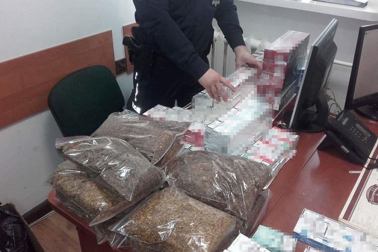 Wpadła z nielegalnym tytoniem, alkoholem i papierosami
