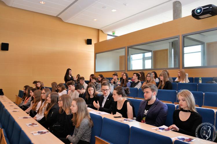 Uczniowie Królówki na Wydziale Nauk Politycznych i Dziennikarstwa UAM