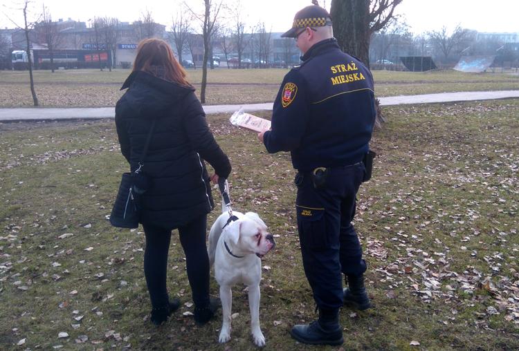 Pamiętajmy, aby sprzątać po czworonogach
