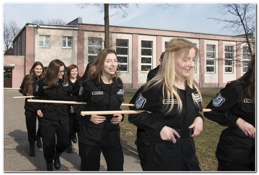 Mundurówka w akcji