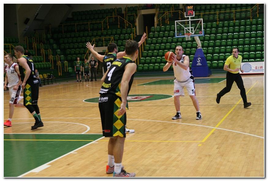 Domino Inowrocław pokonało Tarnovię Basket Tarnowo Podgórne 