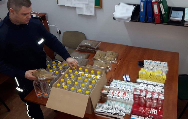 Posiadała nielegalne papierosy, tytoń i alkohol