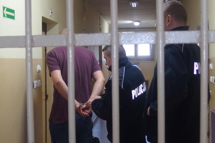 Zranił mężczyznę nożem. Grozi mu do 10 lat więzienia