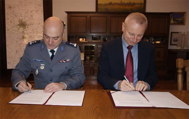 Będzie bezpieczniej. Prezydent podpisał porozumienie z policją