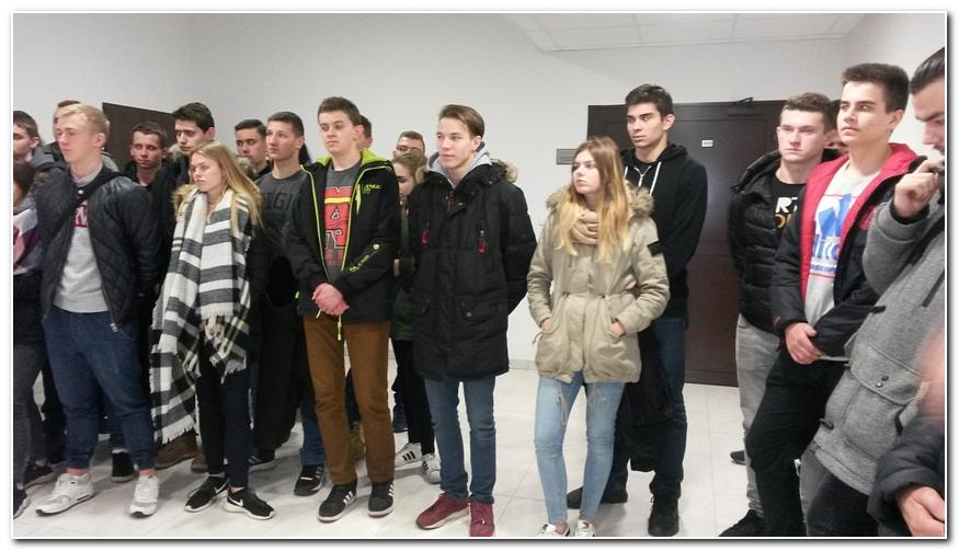 Młodzi strażacy z ZSP nr 1 w ośrodku szkoleniowym